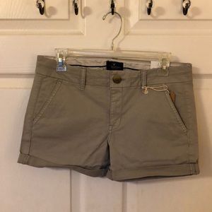 Low rise stretch shorts